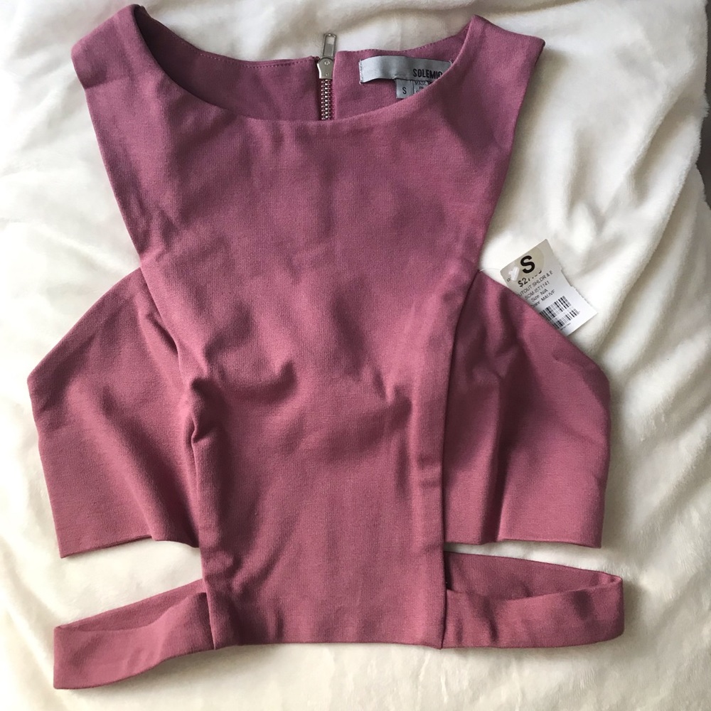 BRAND NEW crop strappy crop top